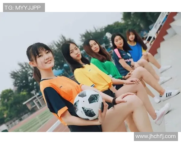 动漫风格的足球明星形象与可爱女角色的完美结合展现青春活力与运动魅力 动漫风格的足球明星形象与可爱女角色的完美结合展现青春活力与运动魅力